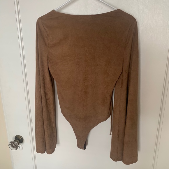 Flare Sleeved Bodysuit - Picture 5 of 6